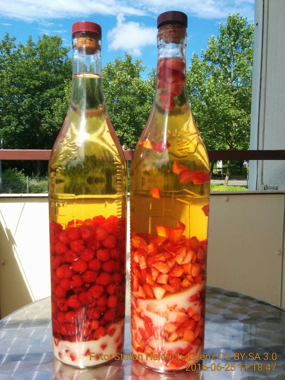 Rezepte Erdbeer-Himbeerlikoer